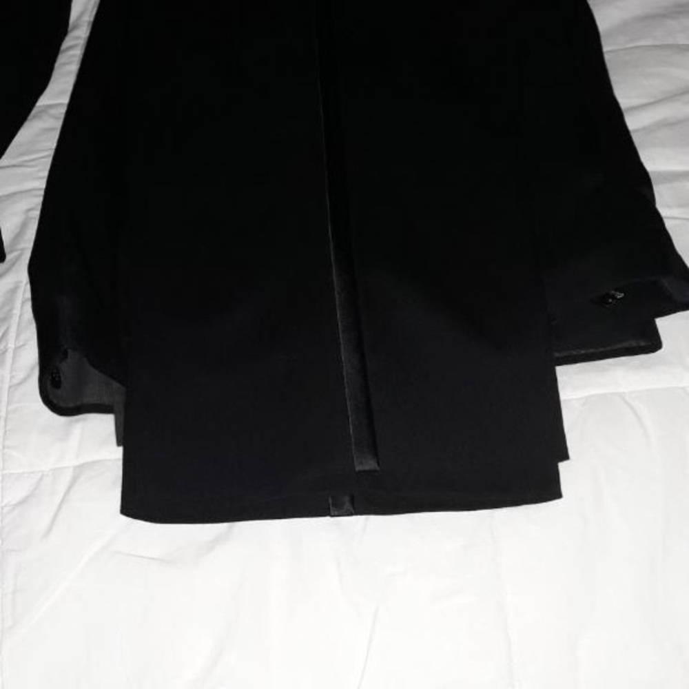 Full Tuxedo - Picture 3 of 3